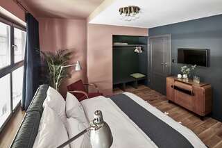 Отели типа «постель и завтрак» Bez Kantów Boutique Rooms Варшава Улучшенный двухместный номер с 1 кроватью-6