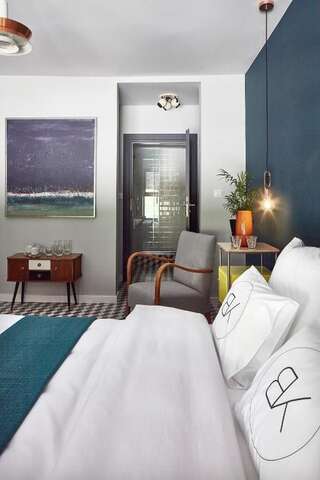 Отели типа «постель и завтрак» Bez Kantów Boutique Rooms Варшава Улучшенный двухместный номер с 1 кроватью-16