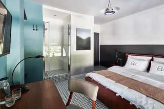 Отели типа «постель и завтрак» Bez Kantów Boutique Rooms Варшава Улучшенный двухместный номер с 1 кроватью-21