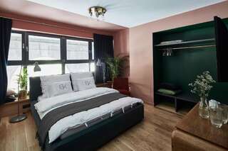 Отели типа «постель и завтрак» Bez Kantów Boutique Rooms Варшава Улучшенный двухместный номер с 1 кроватью-25