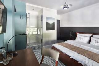 Отели типа «постель и завтрак» Bez Kantów Boutique Rooms Варшава Улучшенный двухместный номер с 1 кроватью-2